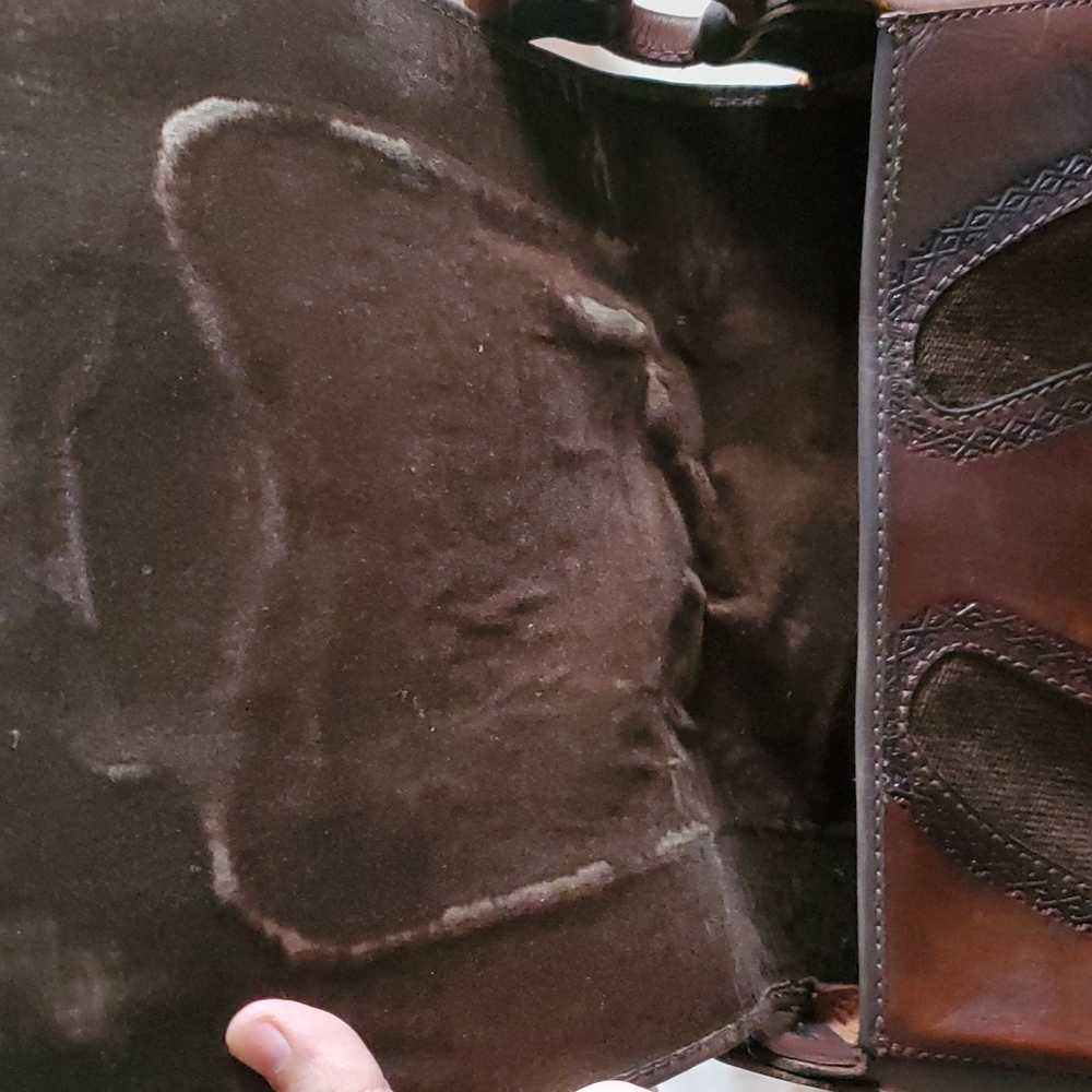Guatemalan Leather Crossbody bag - Picture 7 of 8
